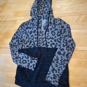 Chic Gray Leopard Women's Hoodie